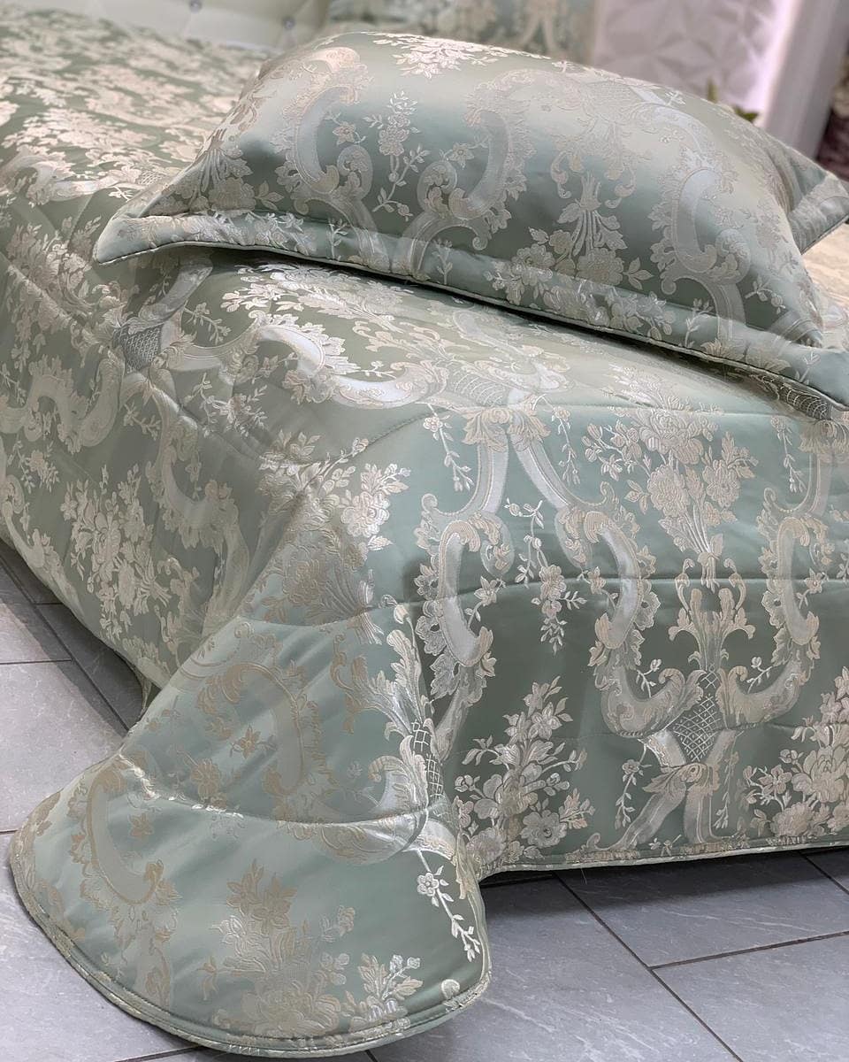 Shingai Velvet Complete Set 9 Pcs – Luxury Bedding Set