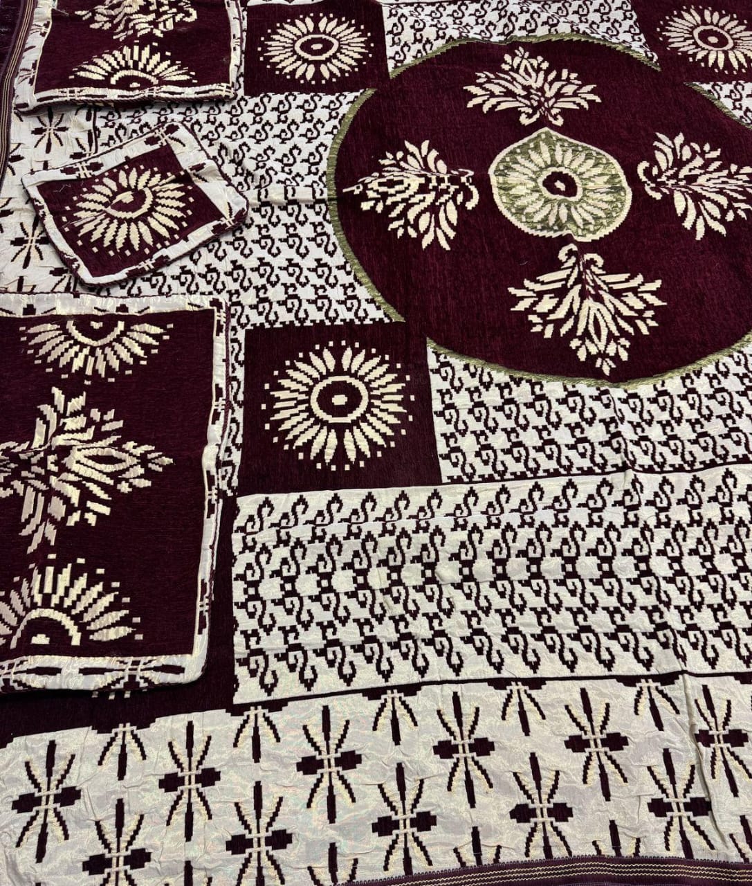 Luxury Jacquard Velvet Bedsheet King Size
